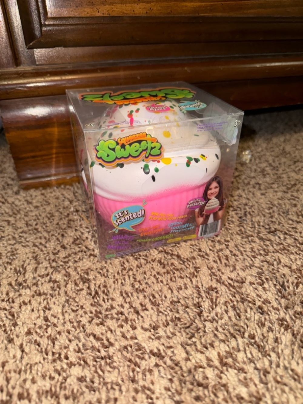 Squeezee Sweetz Scented Cupcake Squishy Pink